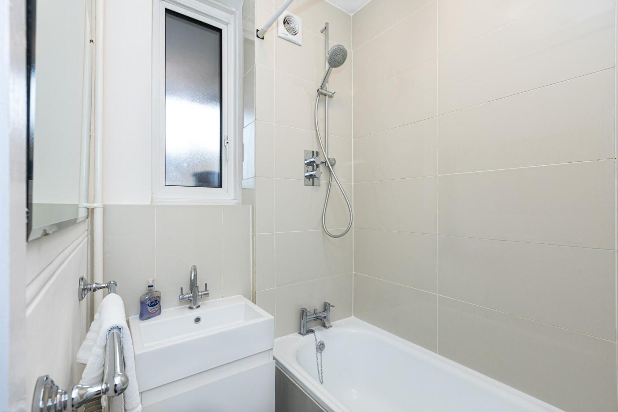 Bright Modern 1 Bedroom Flat, 5 Min To Vauxhall St Londres Exterior foto